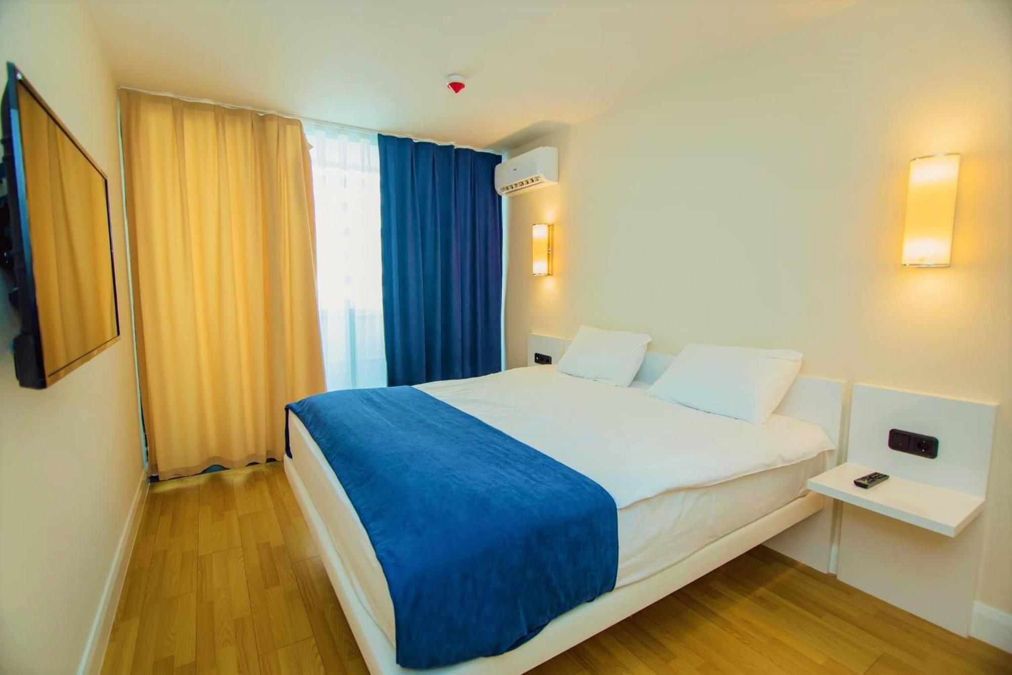 Luxury Beach Front Hotel Батуми Экстерьер фото