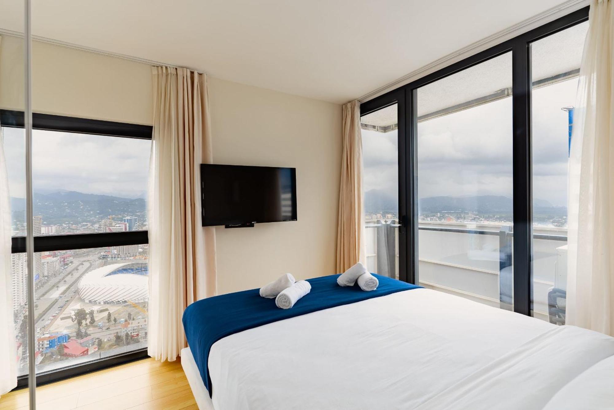 Luxury Beach Front Hotel Батуми Экстерьер фото