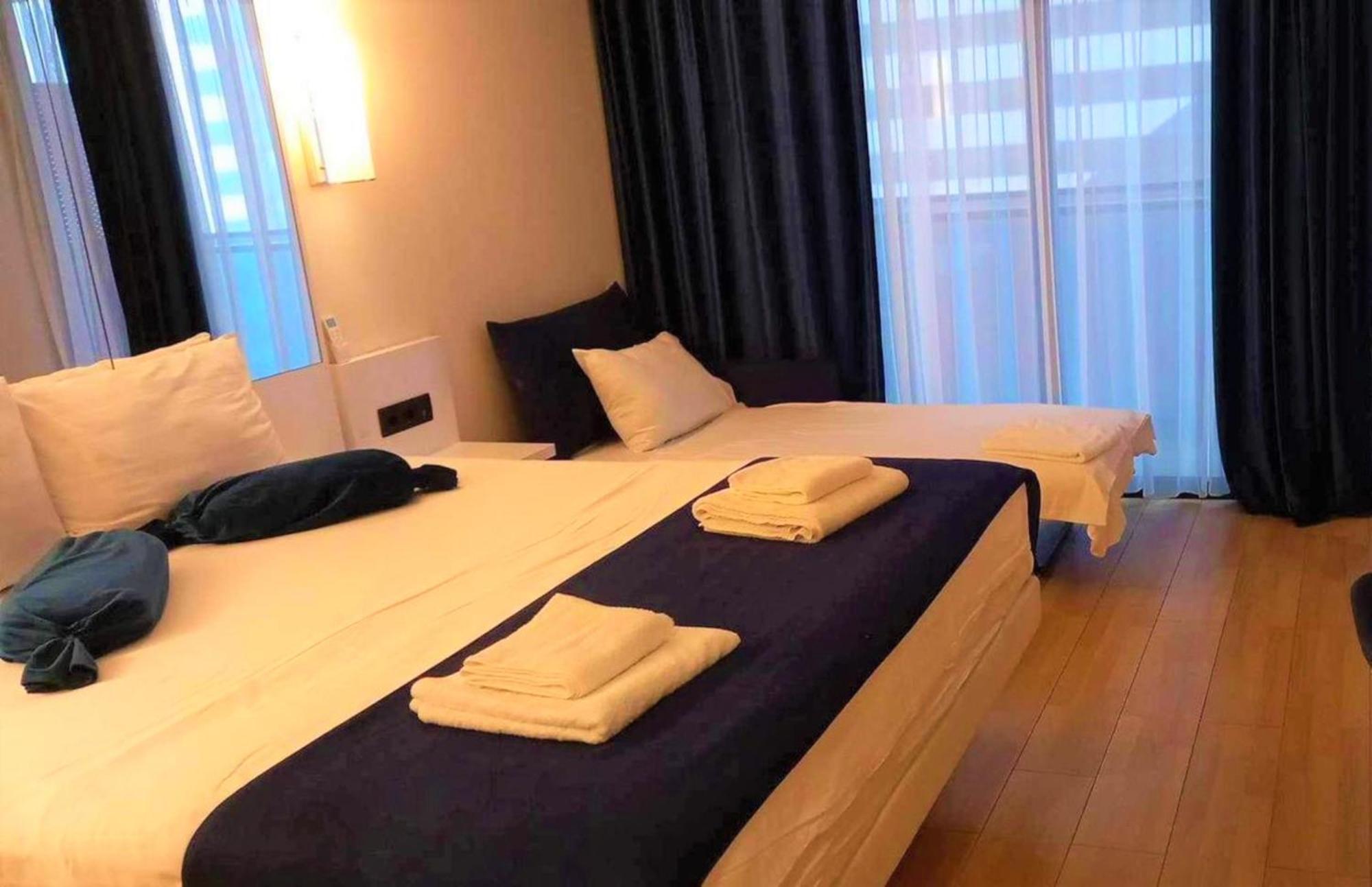 Luxury Beach Front Hotel Батуми Экстерьер фото