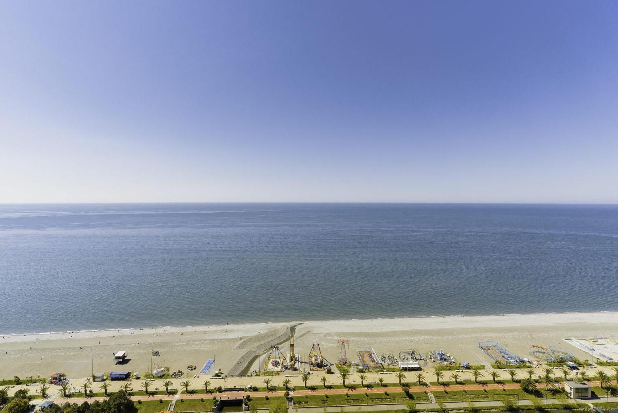 Luxury Beach Front Hotel Батуми Экстерьер фото