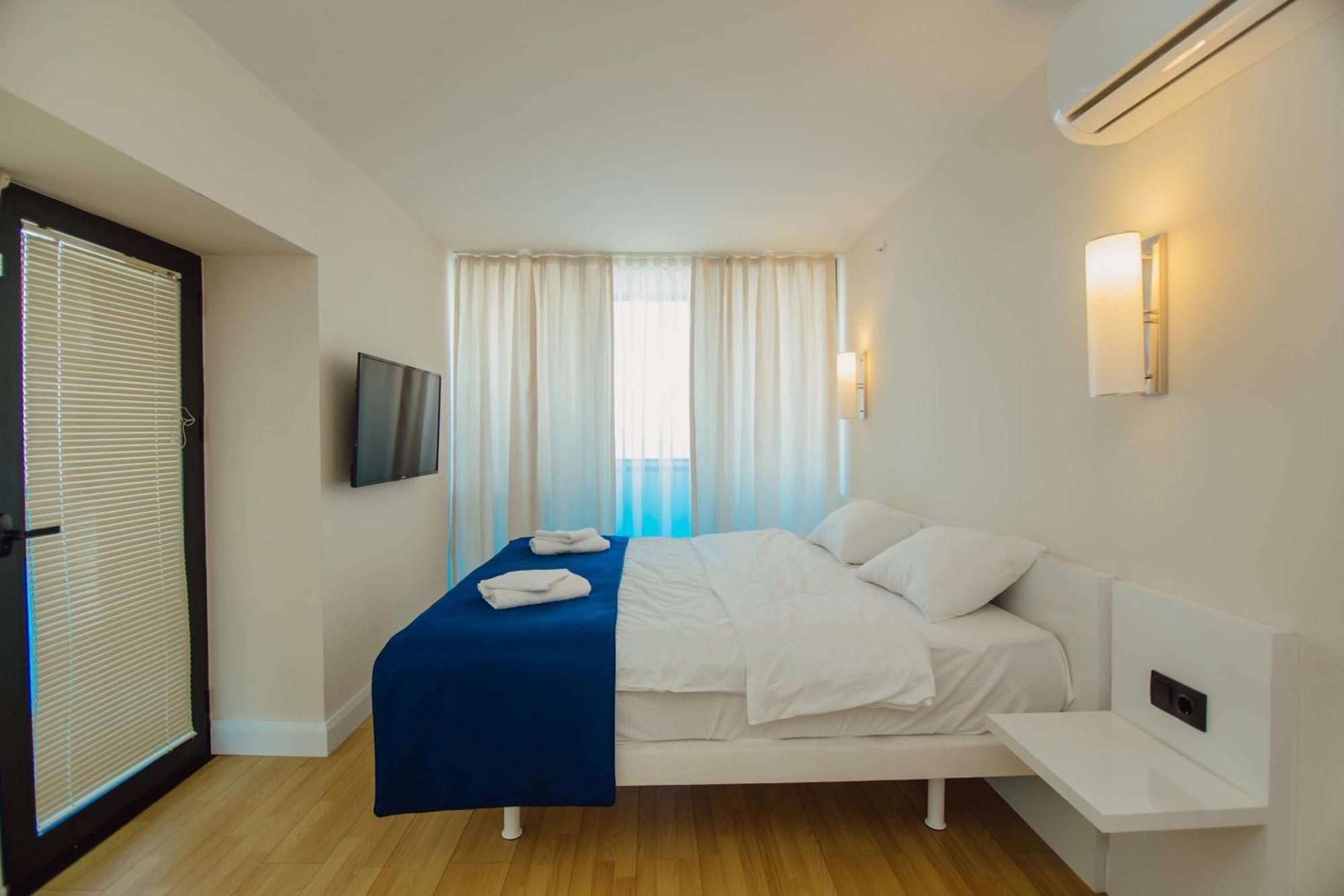 Luxury Beach Front Hotel Батуми Экстерьер фото