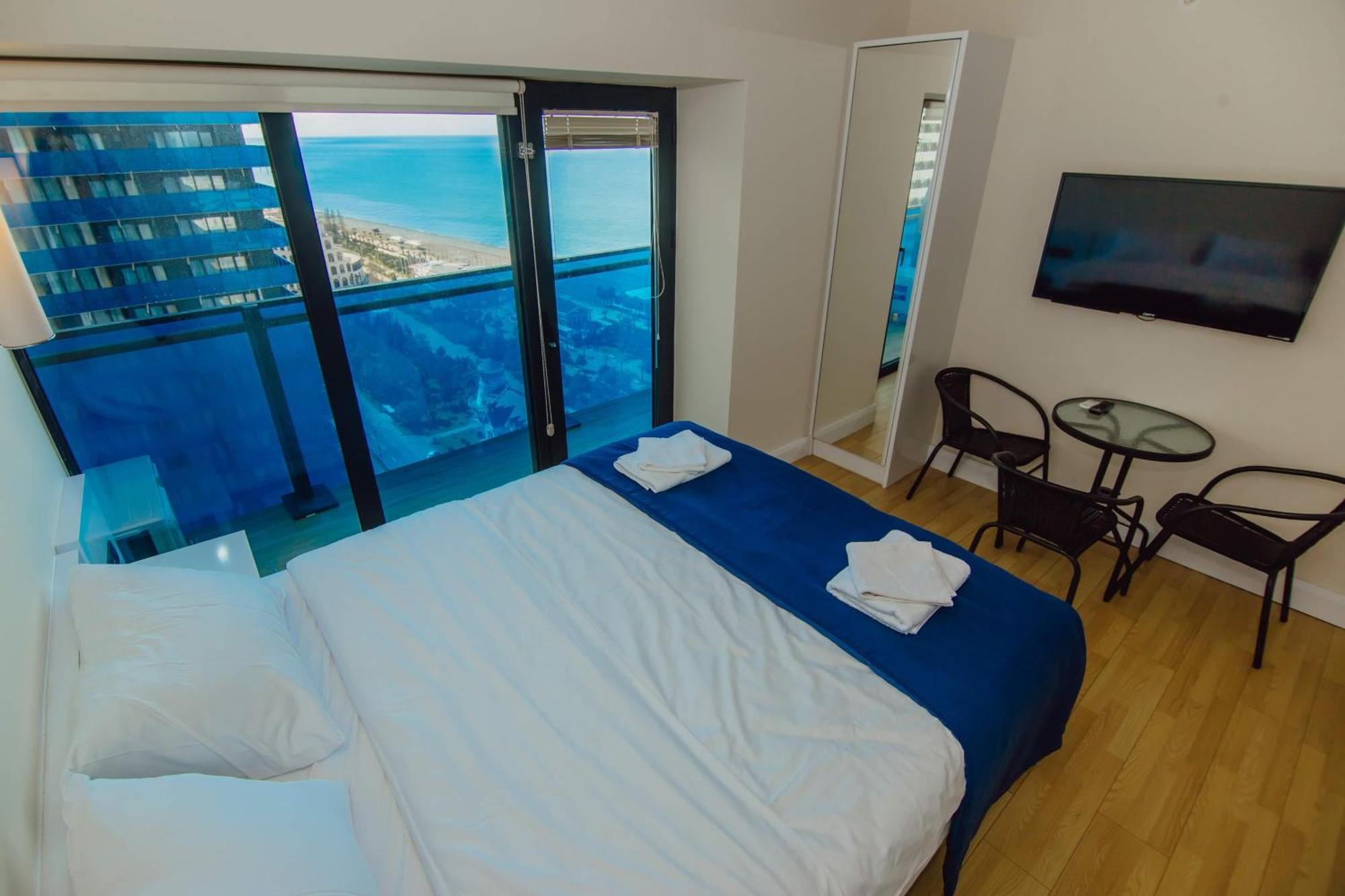 Luxury Beach Front Hotel Батуми Экстерьер фото