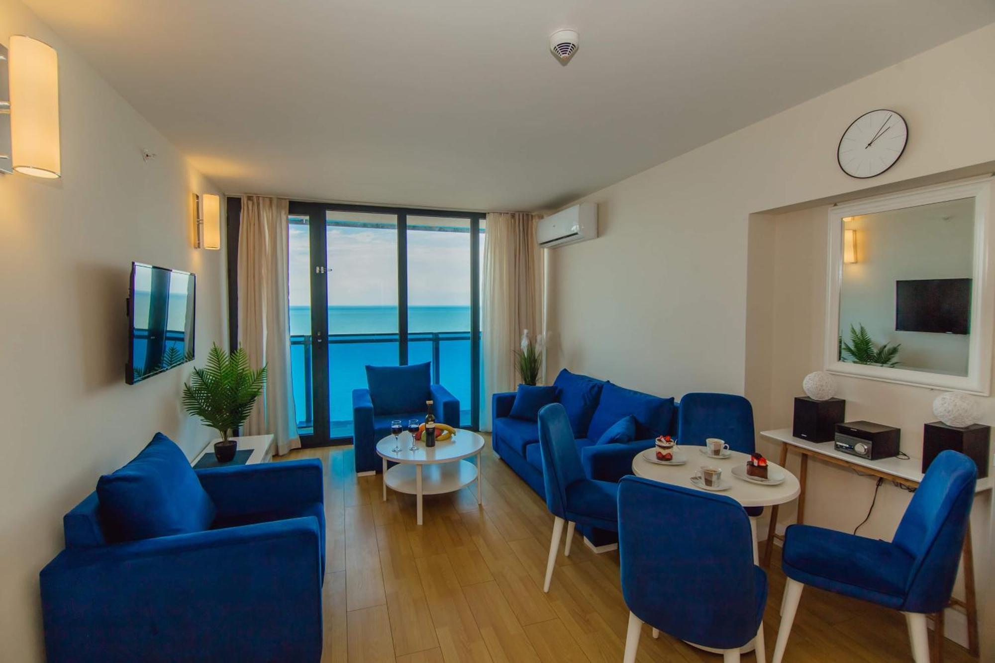 Luxury Beach Front Hotel Батуми Экстерьер фото