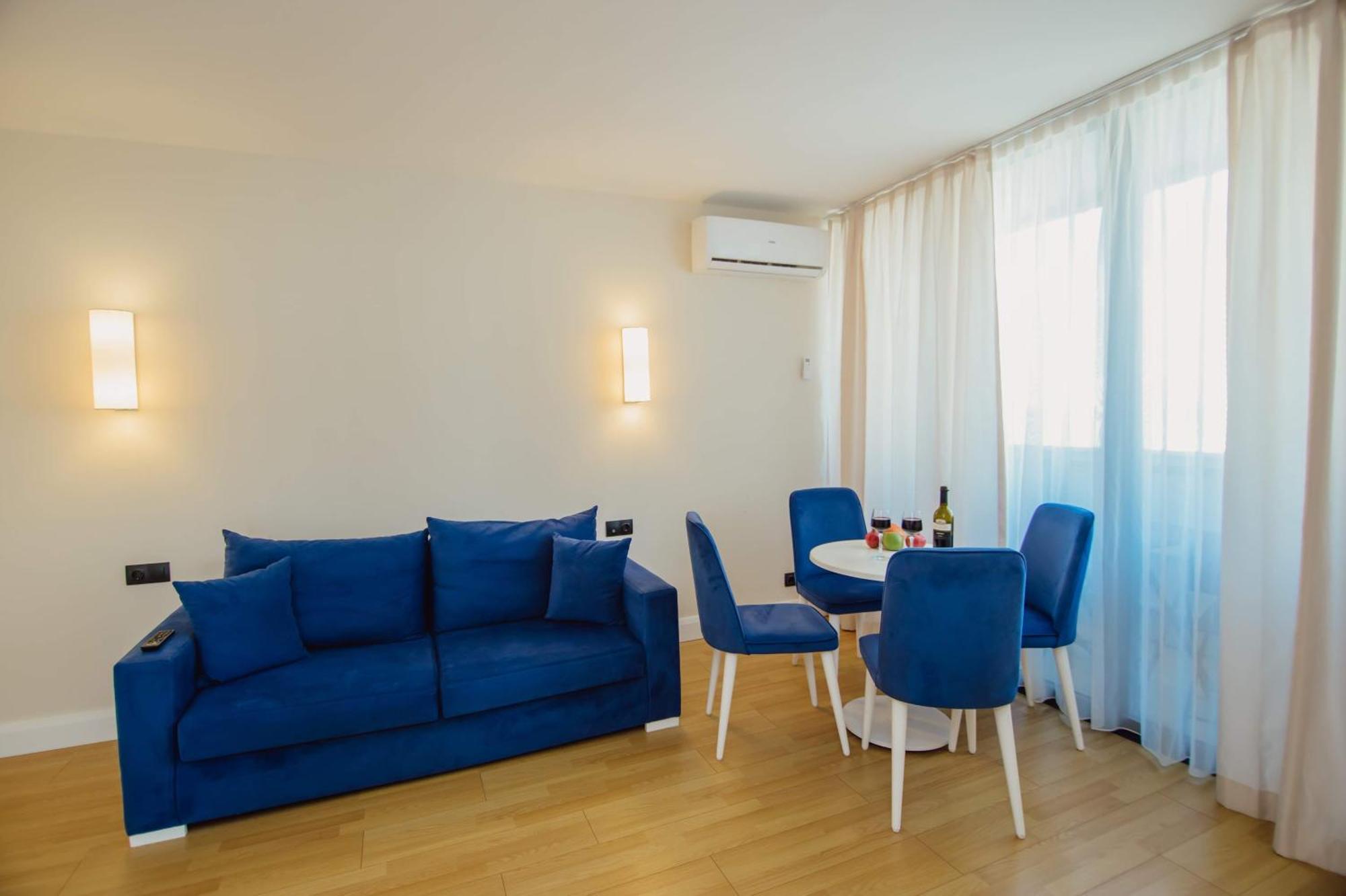 Luxury Beach Front Hotel Батуми Экстерьер фото