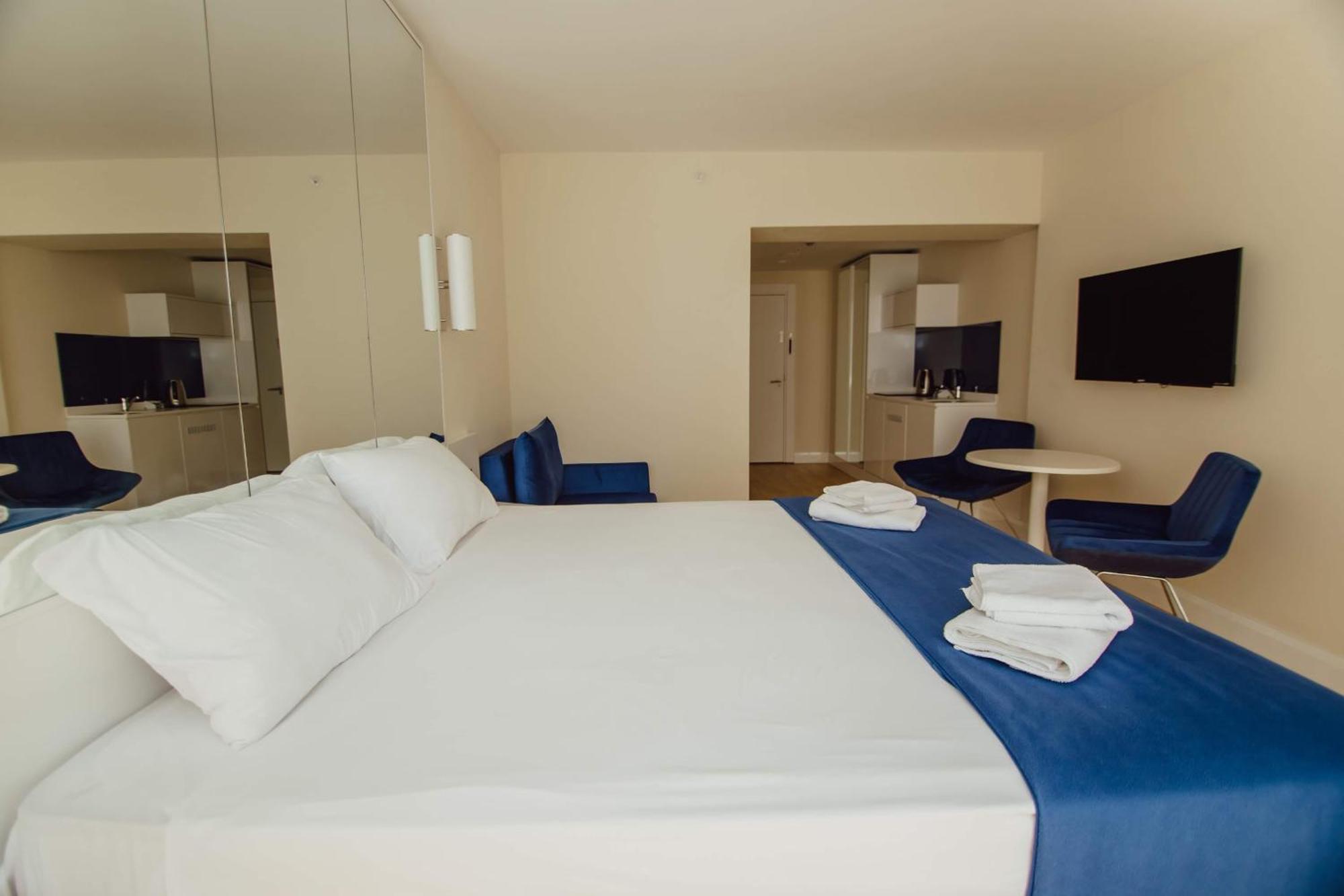 Luxury Beach Front Hotel Батуми Экстерьер фото